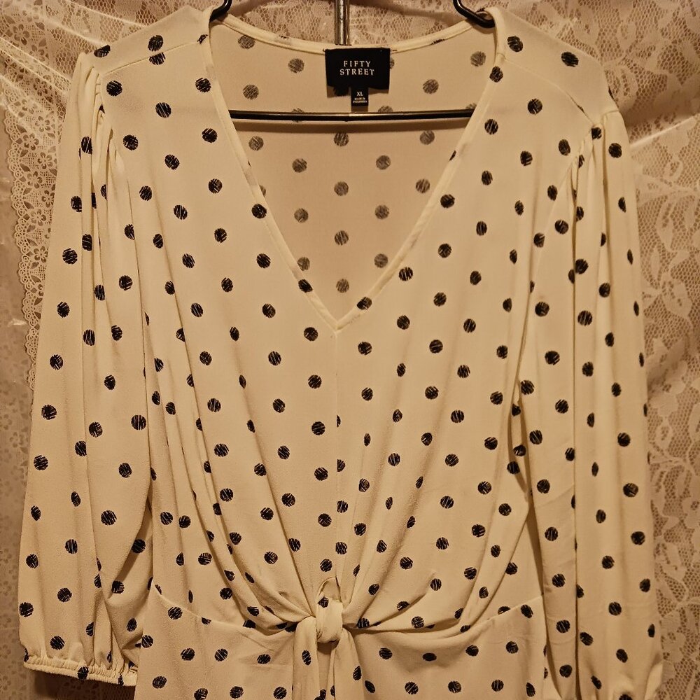 New, no tags, never worn: Fifty Street polka dot cream flowy blouse Size XL